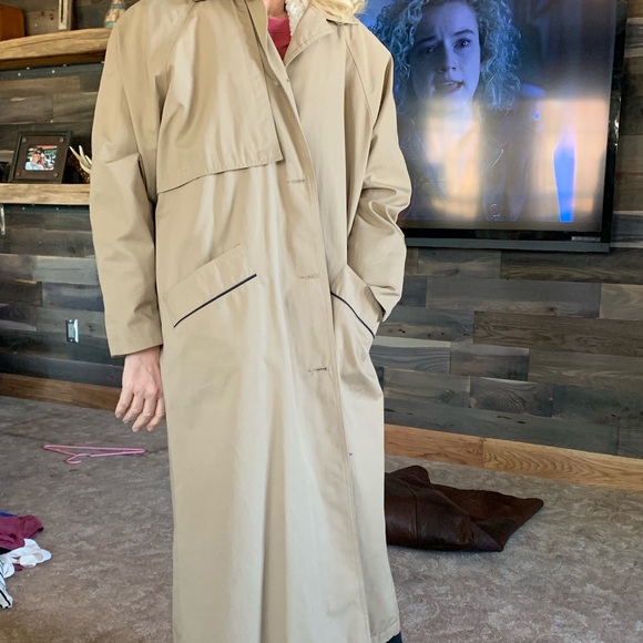 Full length coat - Picture 2 of 5